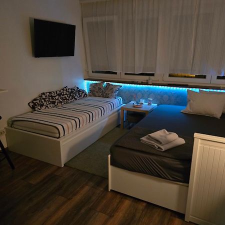 Studio Apartman Tamai Kutina Eksteriør bilde
